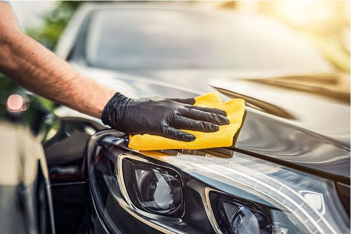 washing-Mercedes-Benz-car-summer-maintenance