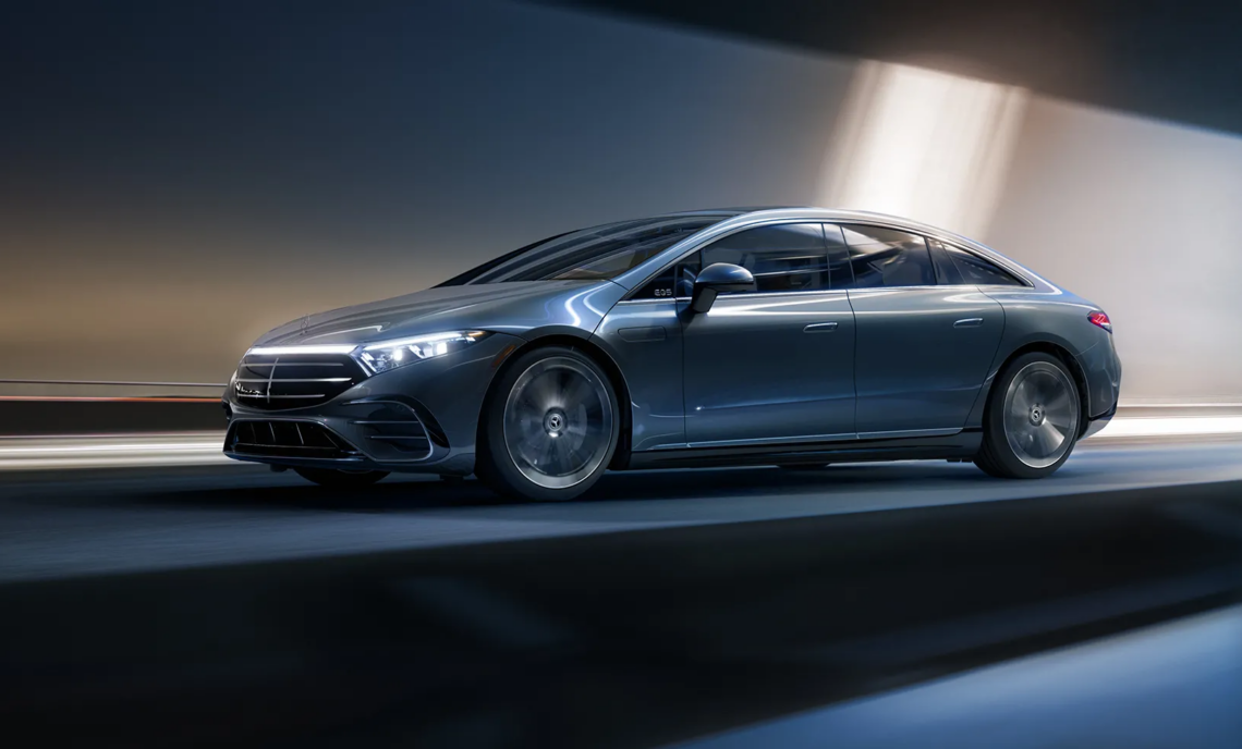 2026 Mercedes-Benz EQS cruising